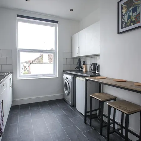 Contractors-long Stay- Close To Gloucester Rd شقة *