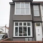 Contractors-long Stay- Close To Gloucester Rd Apartment