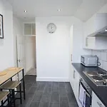 Contractors-long Stay- Close To Gloucester Rd Apartment