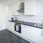 Contractors-long Stay- Close To Gloucester Rd Apartment Bristol