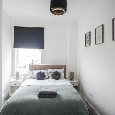 Contractors-long Stay- Close To Gloucester Rd Apartment Bristol