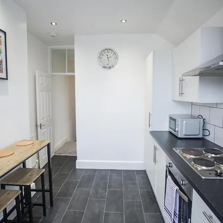 Contractors-long Stay- Close To Gloucester Rd Apartment