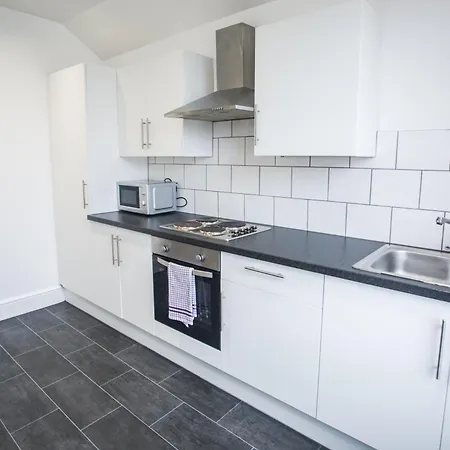 Contractors-long Stay- Close To Gloucester Rd Apartment Bristol