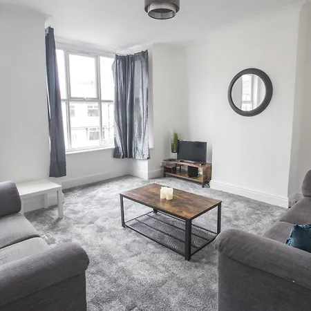 Apartment Contractors-long Stay- Close To Gloucester Rd Bristol