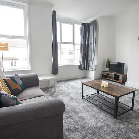 Contractors-long Stay- Close To Gloucester Rd * Bristol