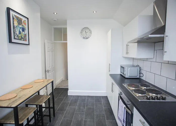 Contractors-long Stay- Close To Gloucester Rd شقة