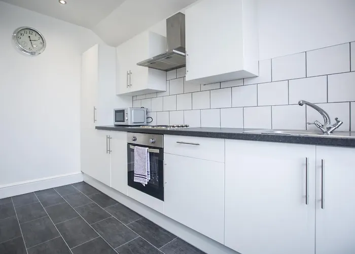 Contractors-long Stay- Close To Gloucester Rd * Bristol